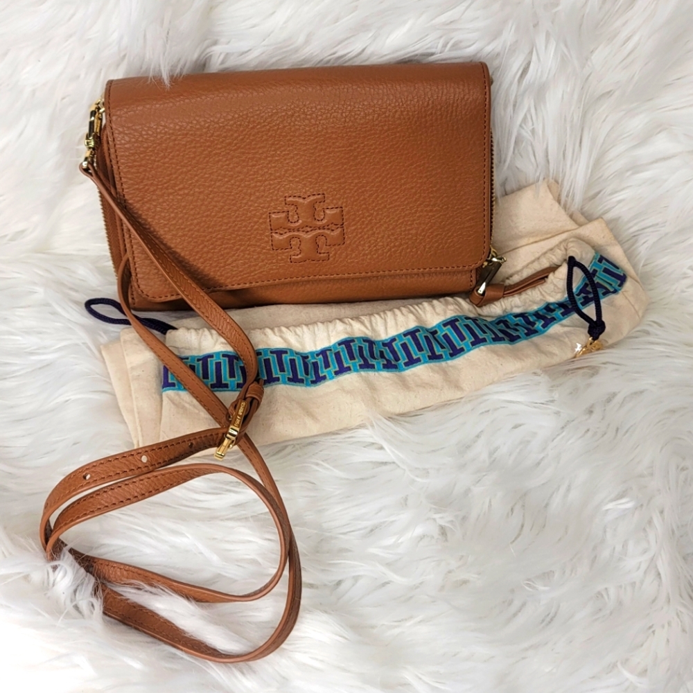Tory Burch  Classic Tan/Gold Tone hardware Thea Flat Wallet Women's Crossbo